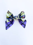 Load image into Gallery viewer, Worm Hearts Sailor Bow