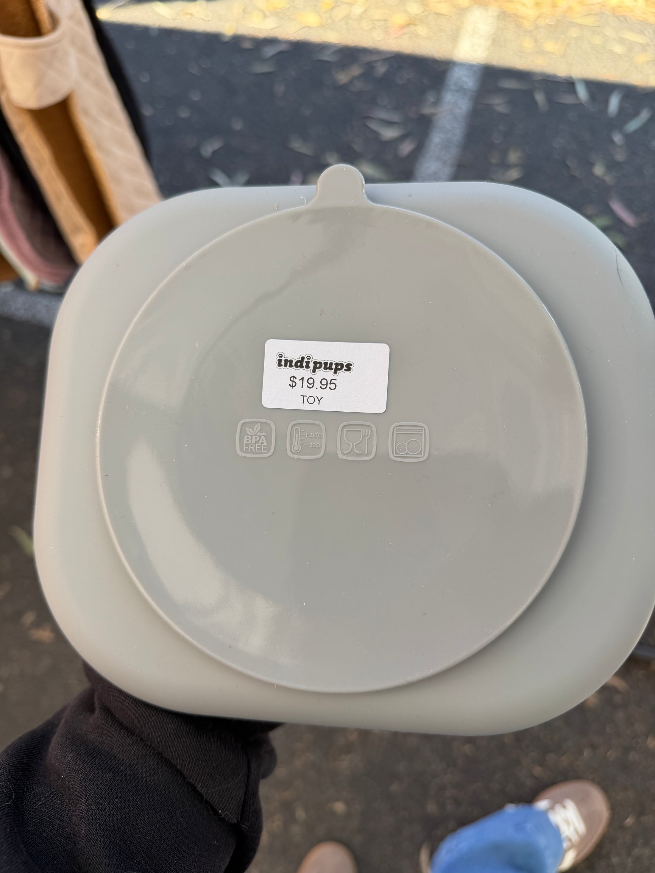 Square style slow feeder bowl
