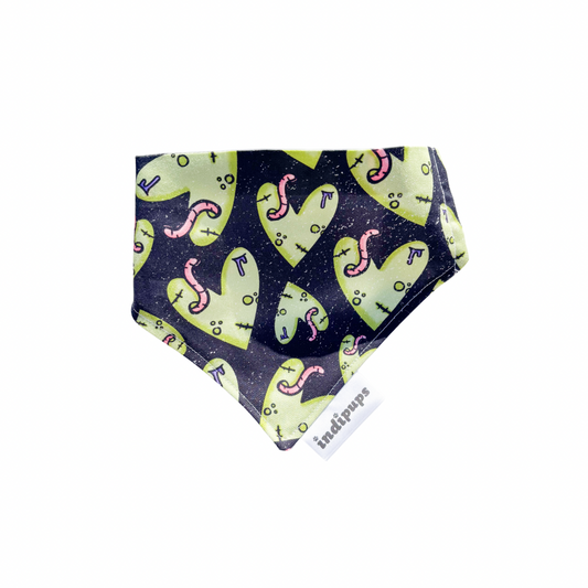 Worm Heart Scrunchdana