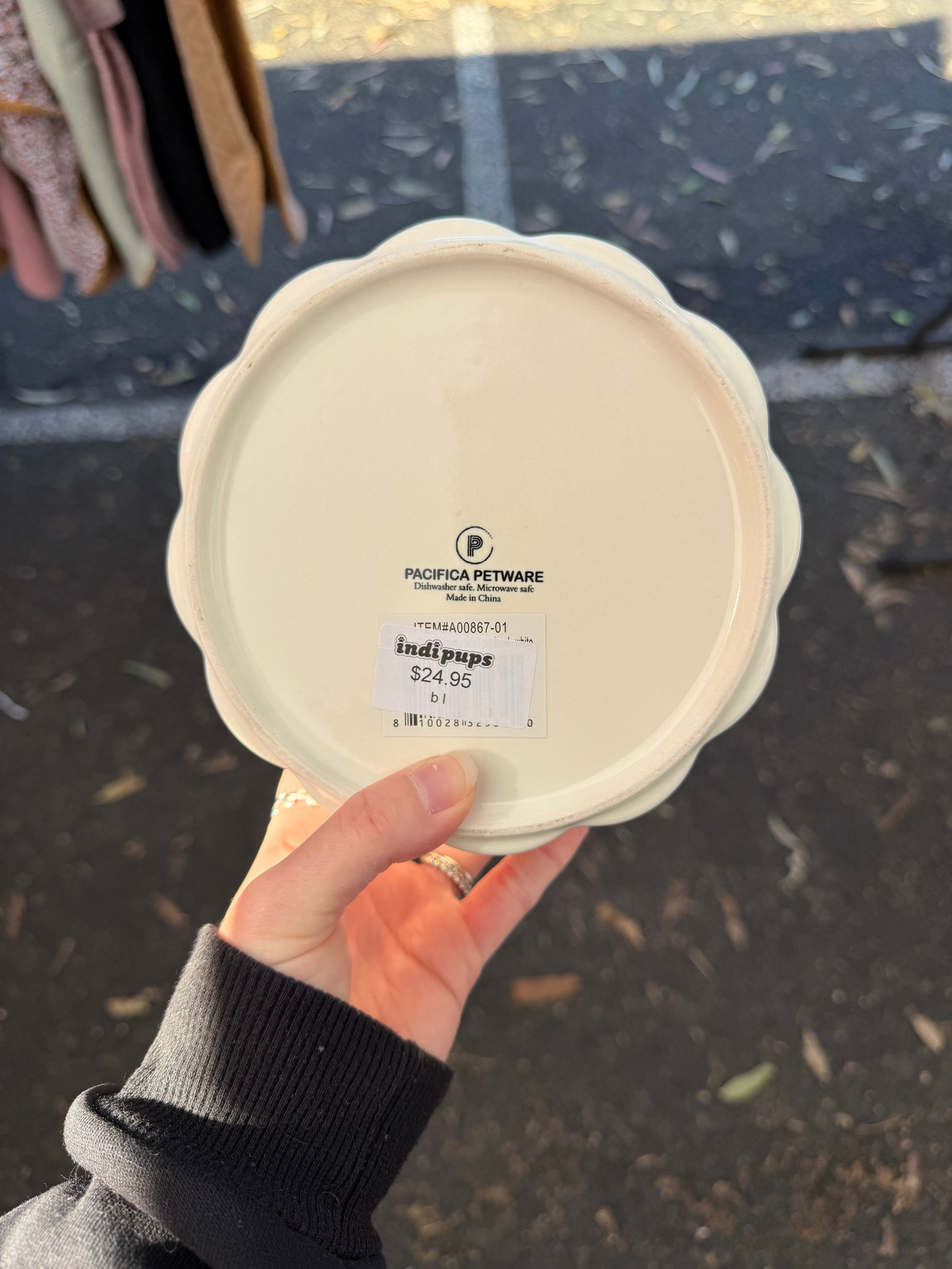 Ceramic Ribbed Dog Bowl