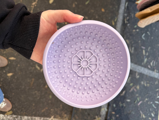 Small slow feeder bowl