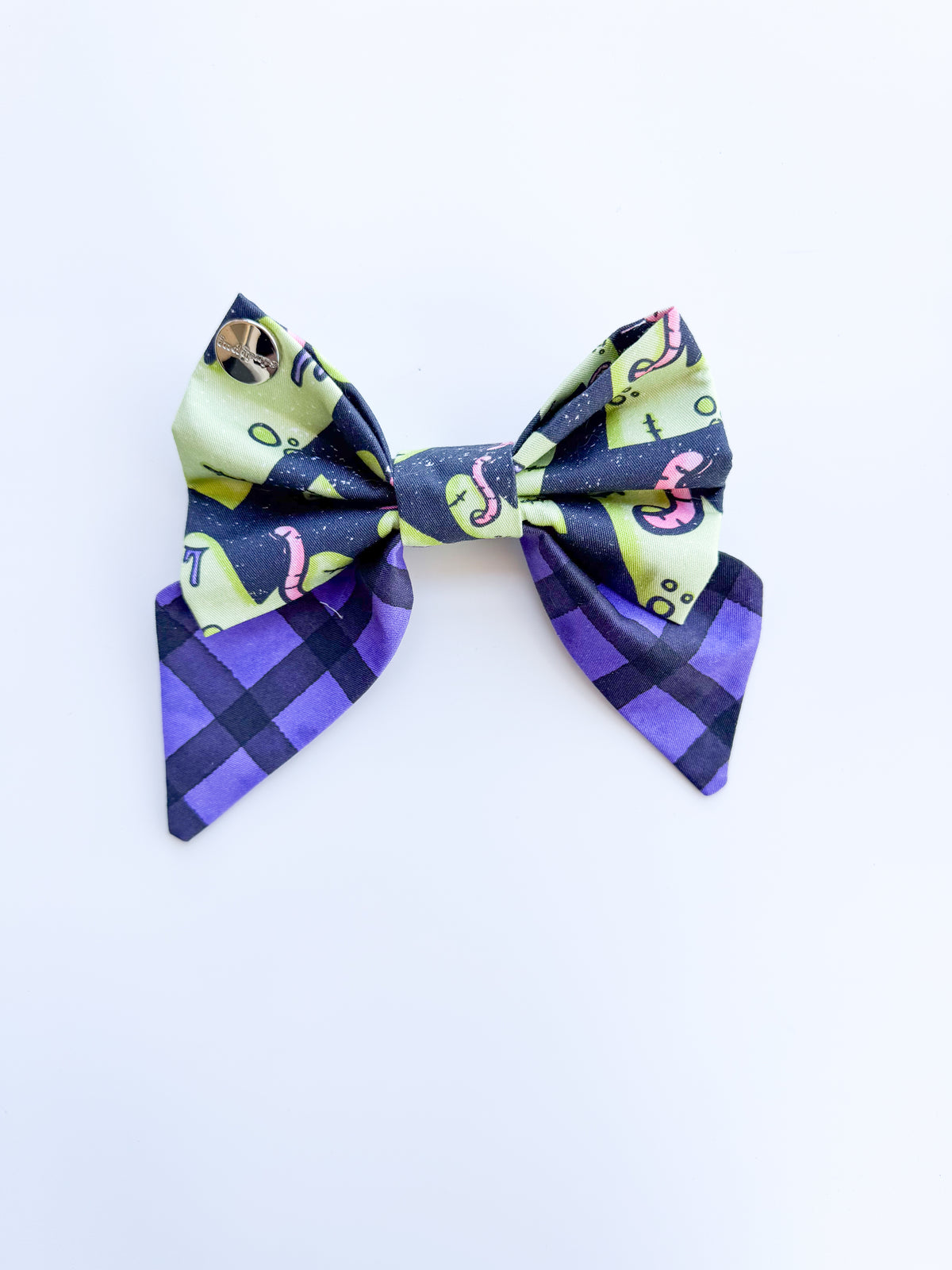 Worm Hearts Sailor Bow